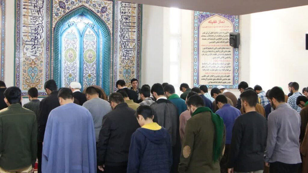 آیت الله سیبویه، طلاب مدینة العلم کاظمیه در مشهد مقدس