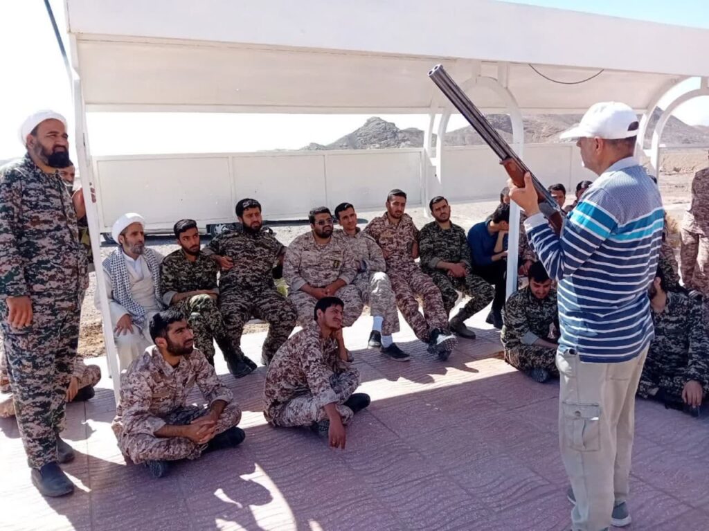 حضور تعدادی از طلاب بسیجی مدینة‌العلم کاظمیه در برنامه فراخوانی گردان شهید آرمان علی وردی