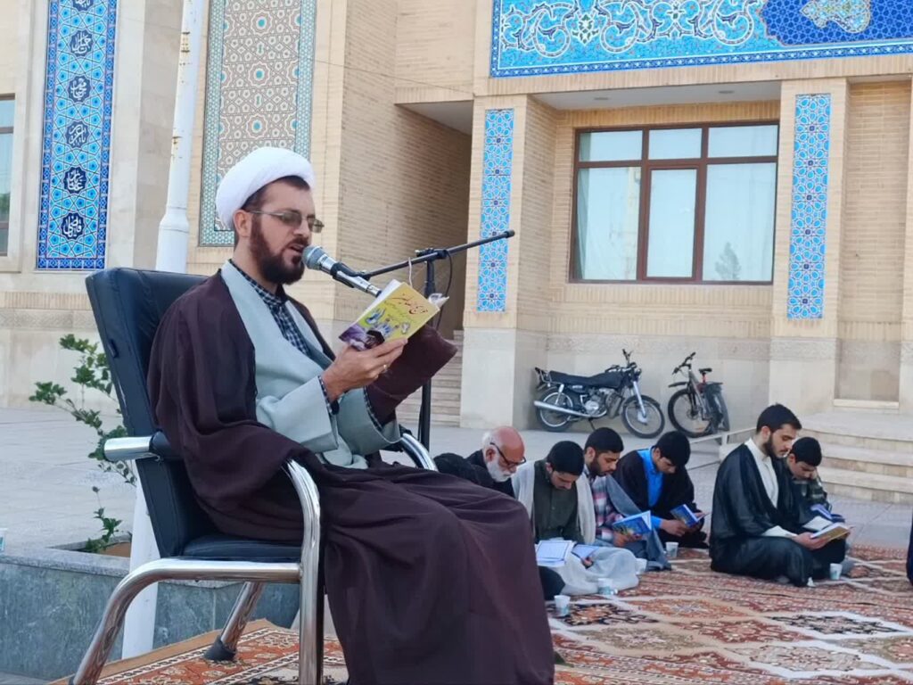 مراسم زیارت جامعه کبیره در جوار گلزار شهید گمنام مدینة‌العلم کاظمیه