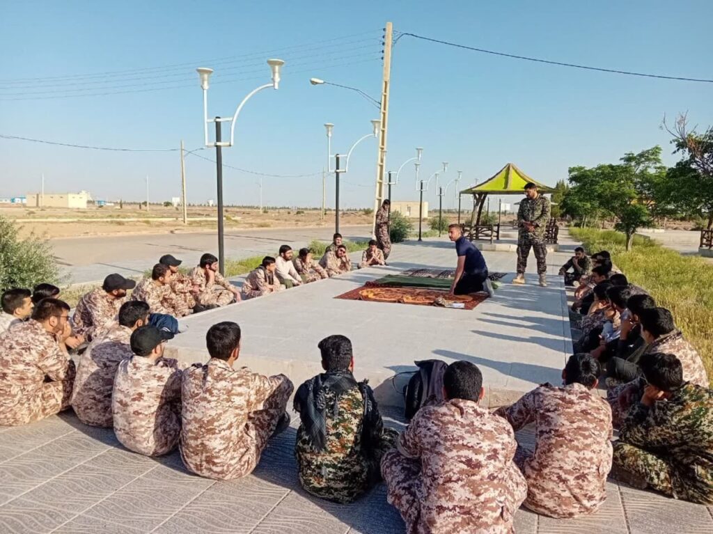 حضور تعدادی از طلاب بسیجی مدینة‌العلم کاظمیه در برنامه فراخوانی گردان شهید آرمان علی وردی