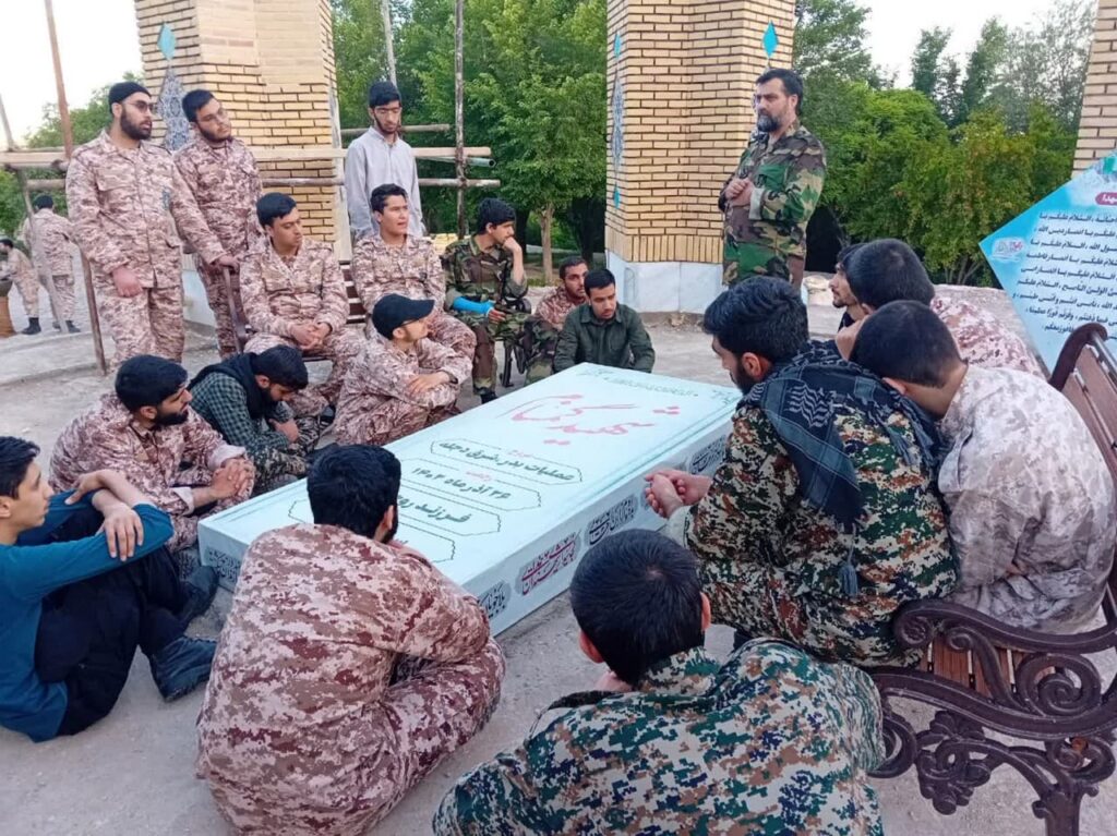 حضور تعدادی از طلاب بسیجی مدینة‌العلم کاظمیه در برنامه فراخوانی گردان شهید آرمان علی وردی