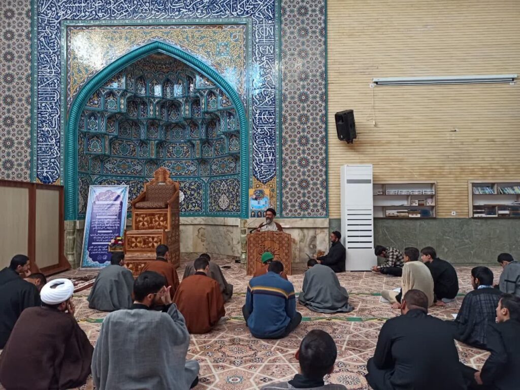 جلسه تفسیر با حضور استاد بزرگوار حجت الاسلام والمسلمین شاهدی