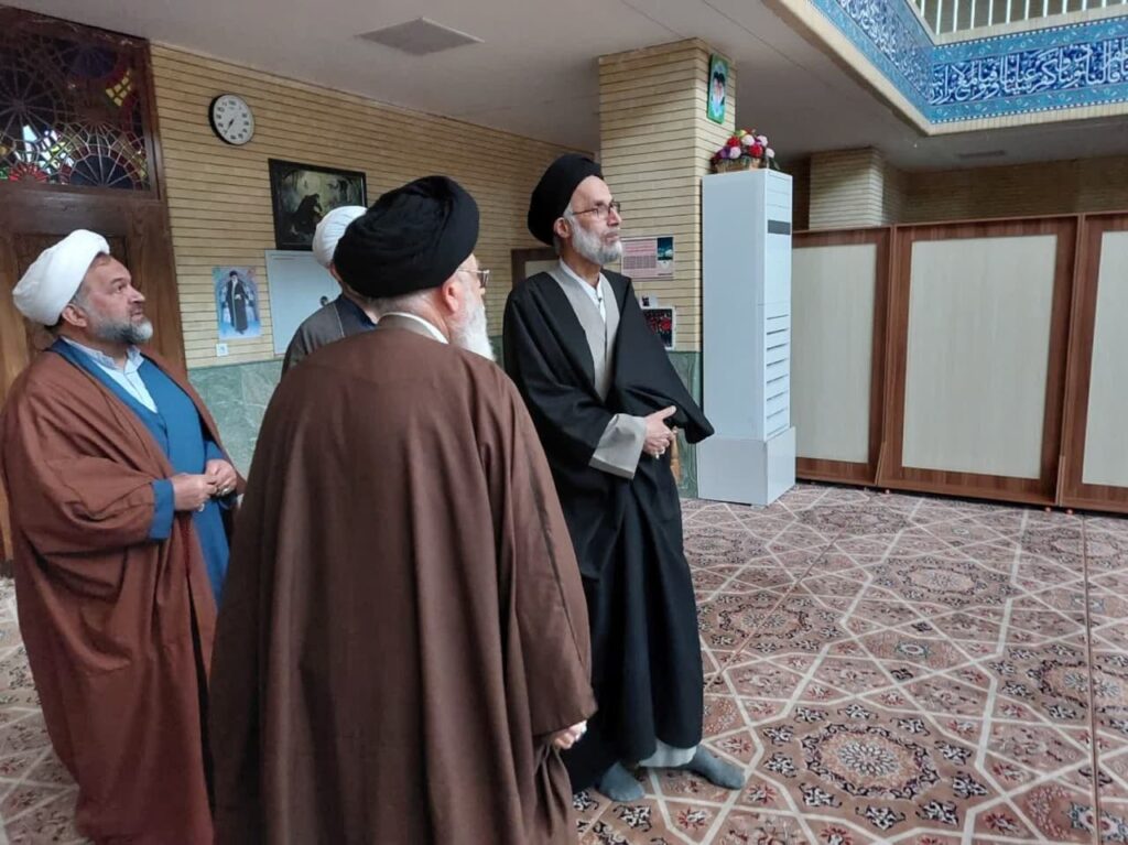 حضور جناب حجت‌الاسلام والمسلمین موسوی‌نسب؛ عضو دفتر مقام معظم رهبری مدظله‌العالی در مدینة‌العلم کاظمیه و بازدید از بخش‌های مختلف مجموعه